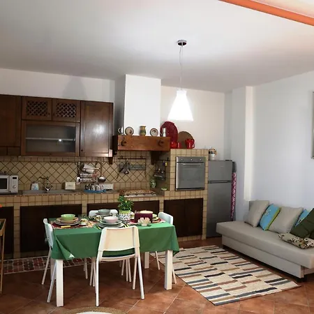 Il Melograno شقة ليتشي